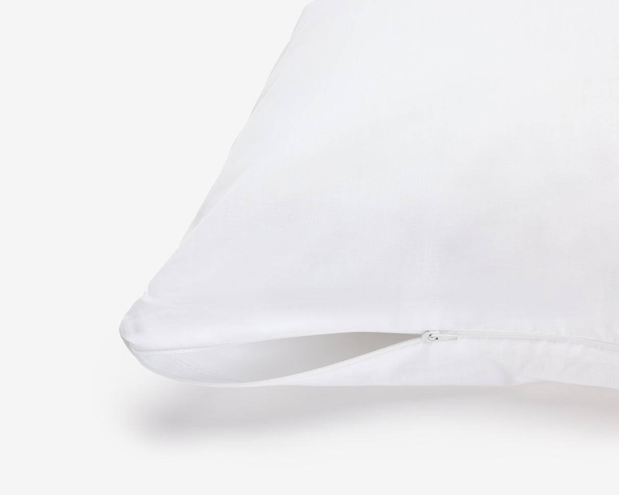 White hotel pillow protector with a zipper