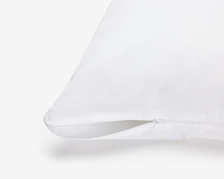 White hotel pillow protector with a zipper