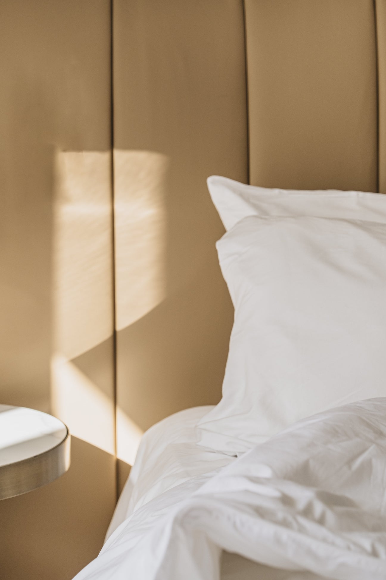 Discover our collection of bests sellers and essential supplies for Hotels, Airbnb, camp or locational rental. High quality textile for hospitality sector in Canada.